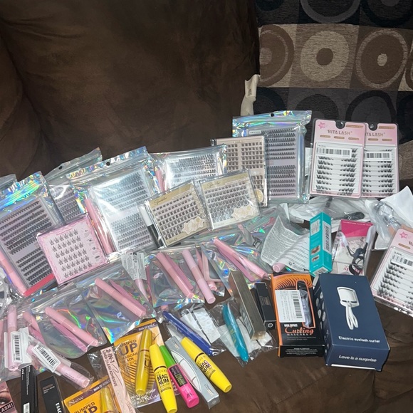 Make-up - Picture 6 of 9